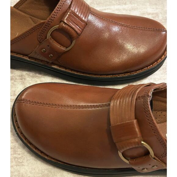Clarks Unstructured Brown Women's Casual Slip-on Clog Style Shoes - Picture 3 of 10
